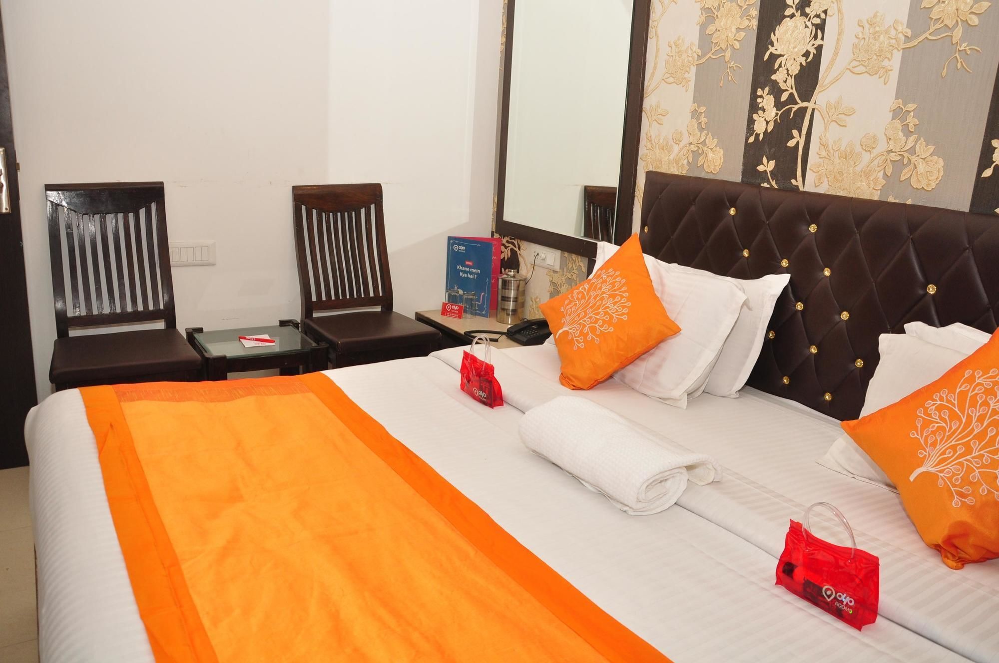 Oyo Bus Stand Chowk Hotel 3*